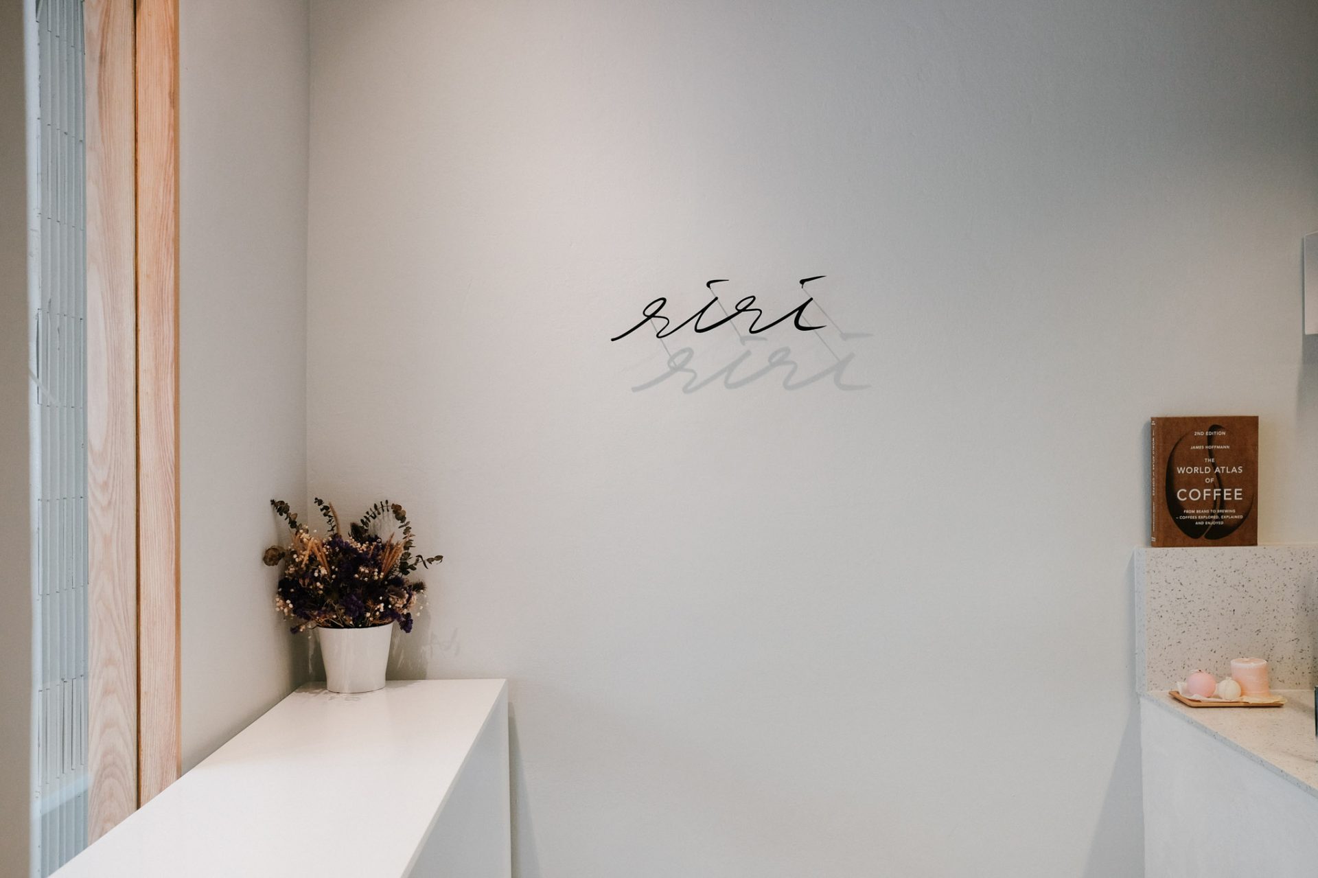 riricafe-welcomesign-minimal-signage26